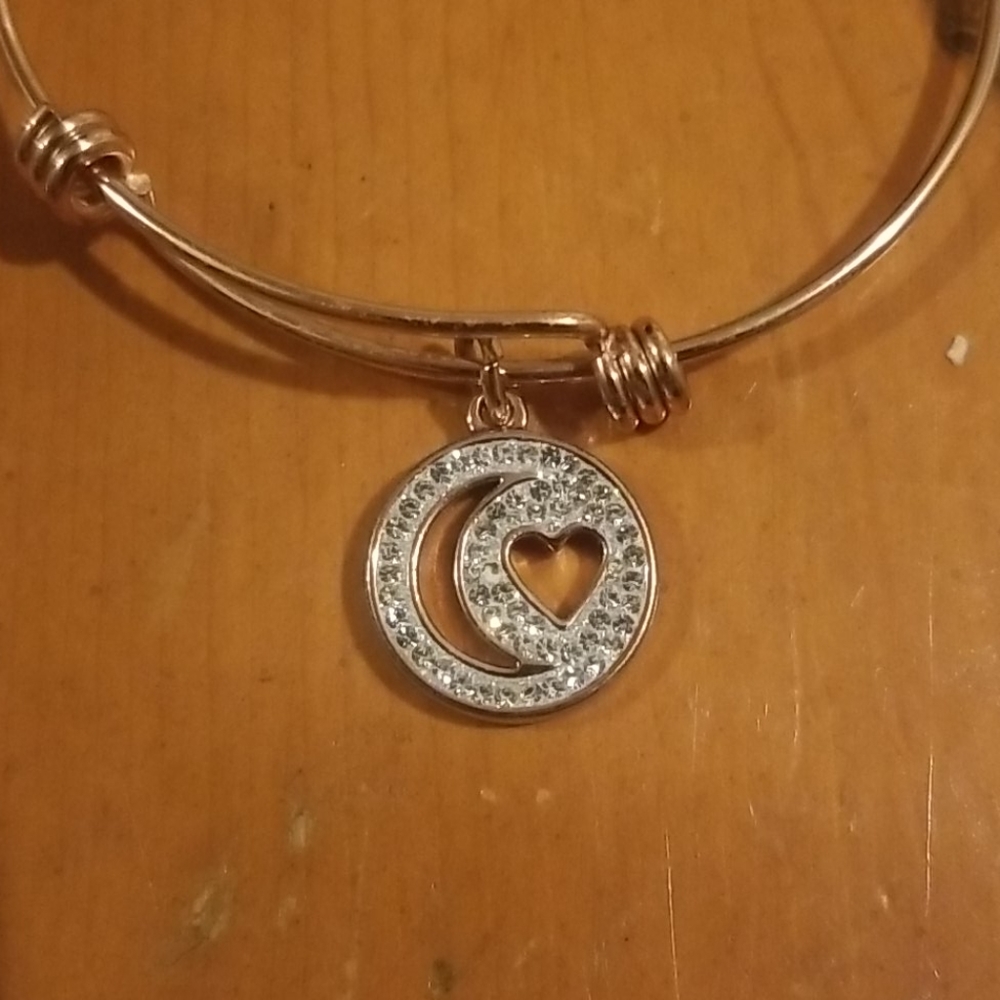 Moon & heart charm bracelet - Picture 3 of 5